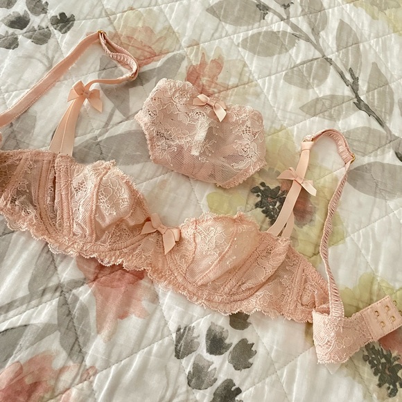 Romantic Pink Laced Lingerie Set - Picture 3 of 5